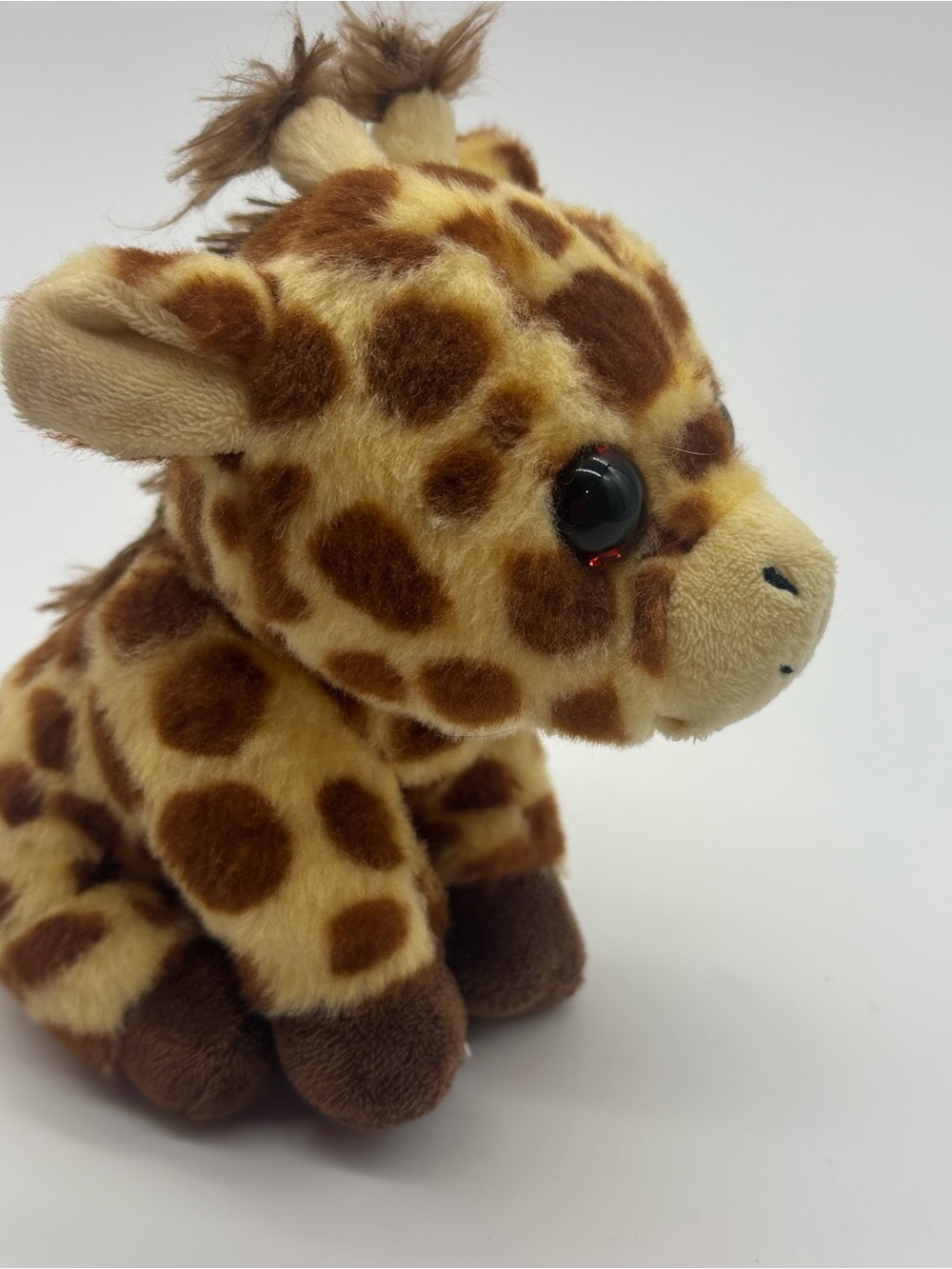 Ty Brown and Cream Giraffe Beanie Plush with Dark Brown Hooves